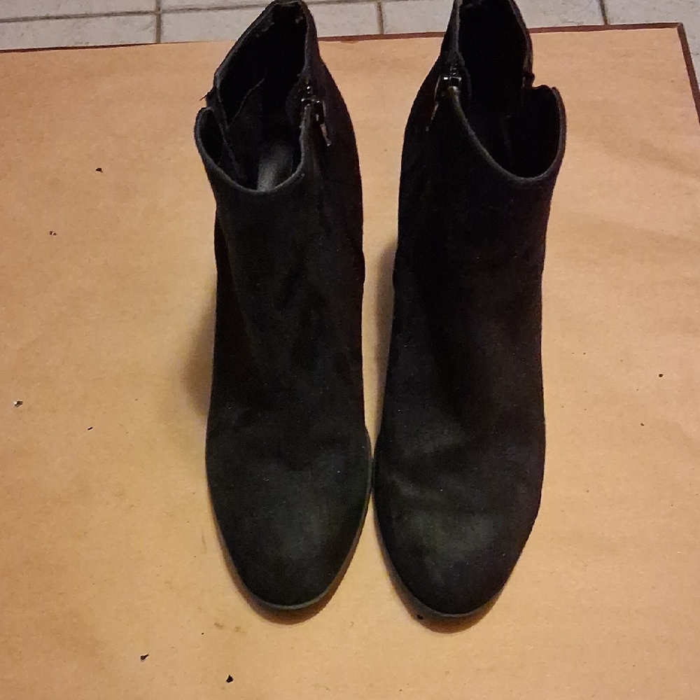Elegant Black Ankle Boots